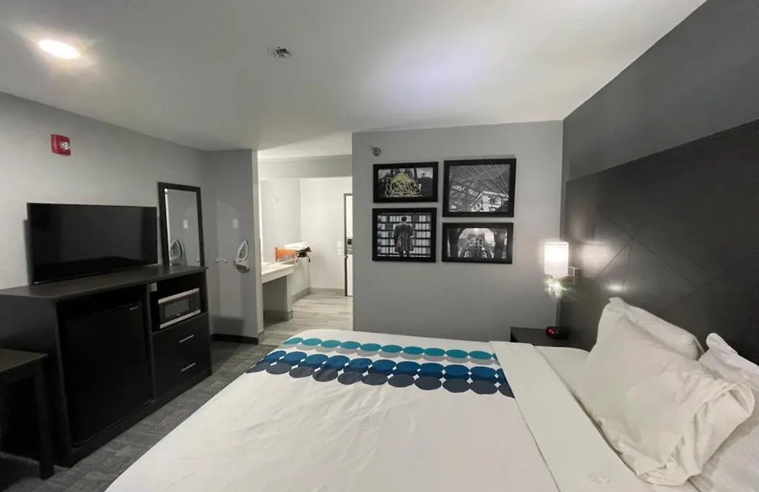 La Quinta Inn By Wyndham Indianapolis Airport Executive Dr-1